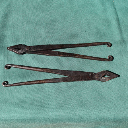 Pliers for press (pair)