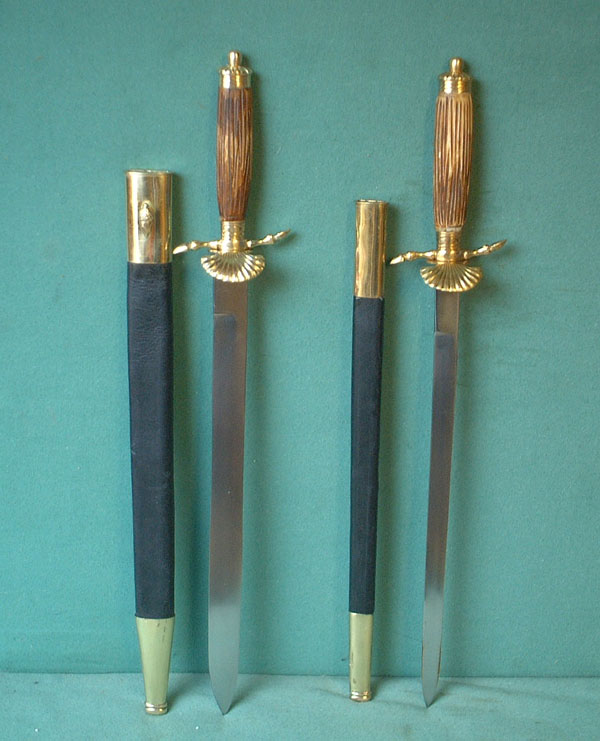 Set of 2 German hunting short swords, late 18th cent.